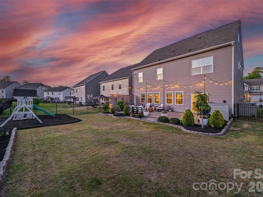 138 Lambeth Loop, Mooresville, NC 28115.  MLS# CAR4371351, YatesRealty ID 24617. 