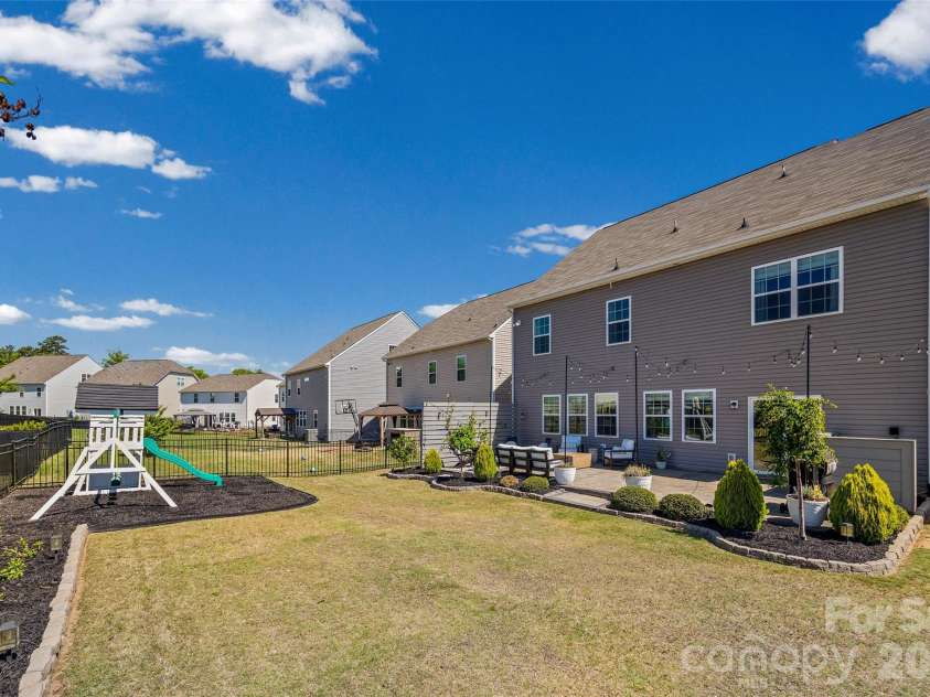 138 Lambeth Loop, Mooresville, NC 28115.  MLS# CAR4371351, YatesRealty ID 24617. 