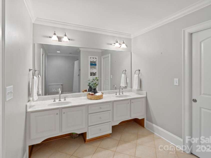 8915 Linden Grove Court, Sherrills Ford, NC 28673.  MLS# CAR4297901, YatesRealty ID 24617. 