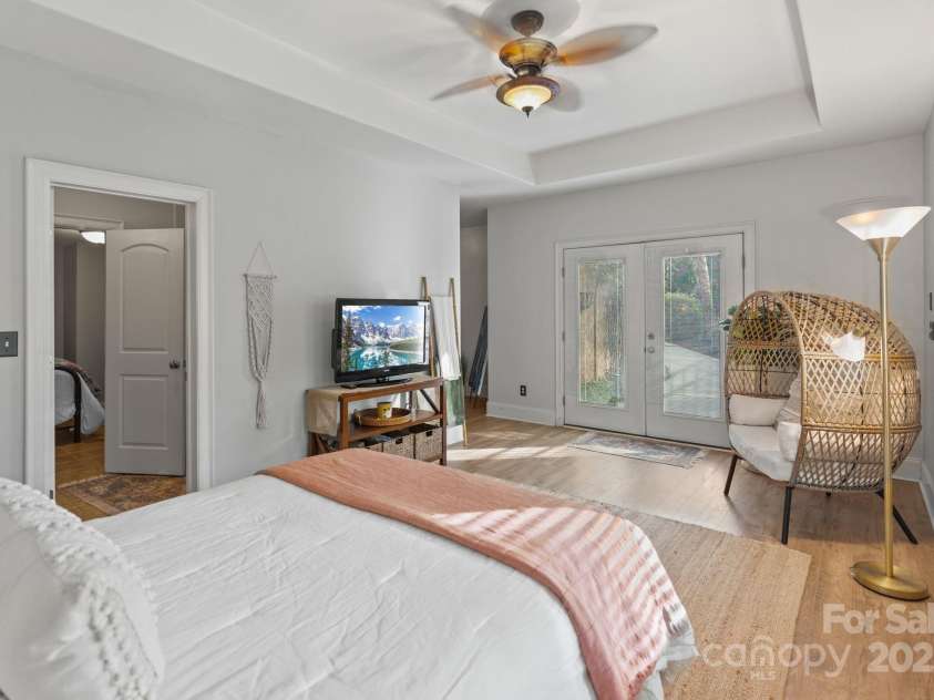 8915 Linden Grove Court, Sherrills Ford, NC 28673.  MLS# CAR4297901, YatesRealty ID 24617. 