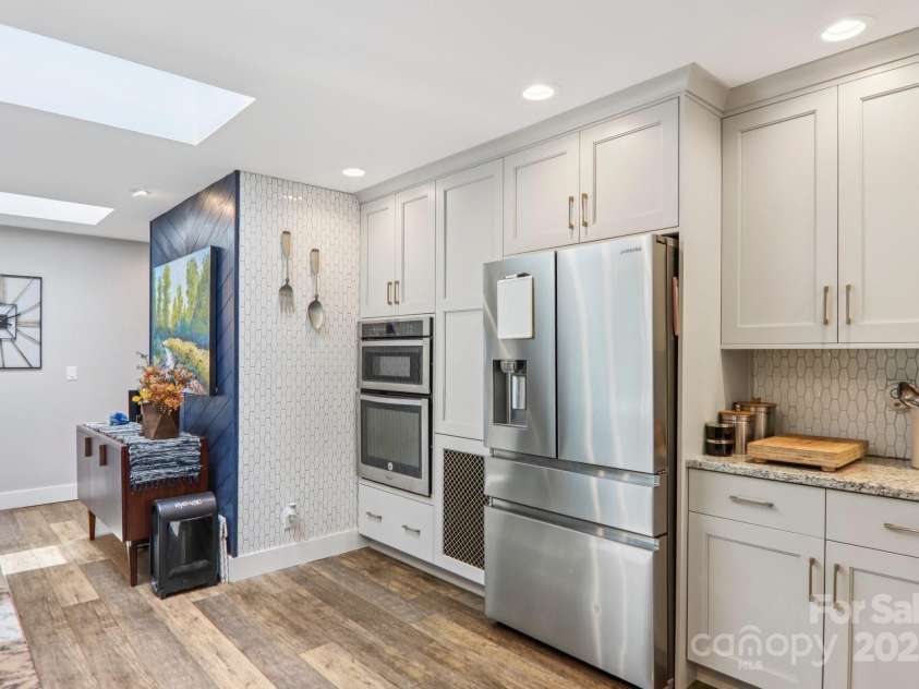 1184 Salola Lane, Brevard, NC 28712.  MLS# CAR4276792, YatesRealty ID 24618. 