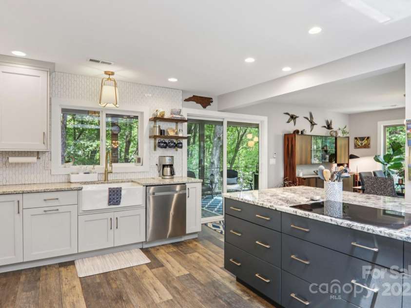 1184 Salola Lane, Brevard, NC 28712.  MLS# CAR4276792, YatesRealty ID 24618. 