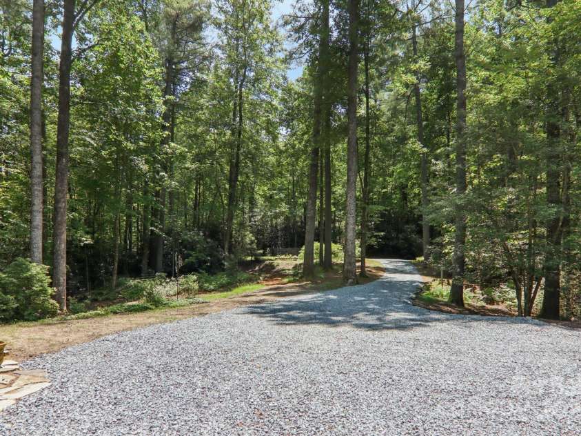 1184 Salola Lane, Brevard, NC 28712.  MLS# CAR4276792, YatesRealty ID 24618. 