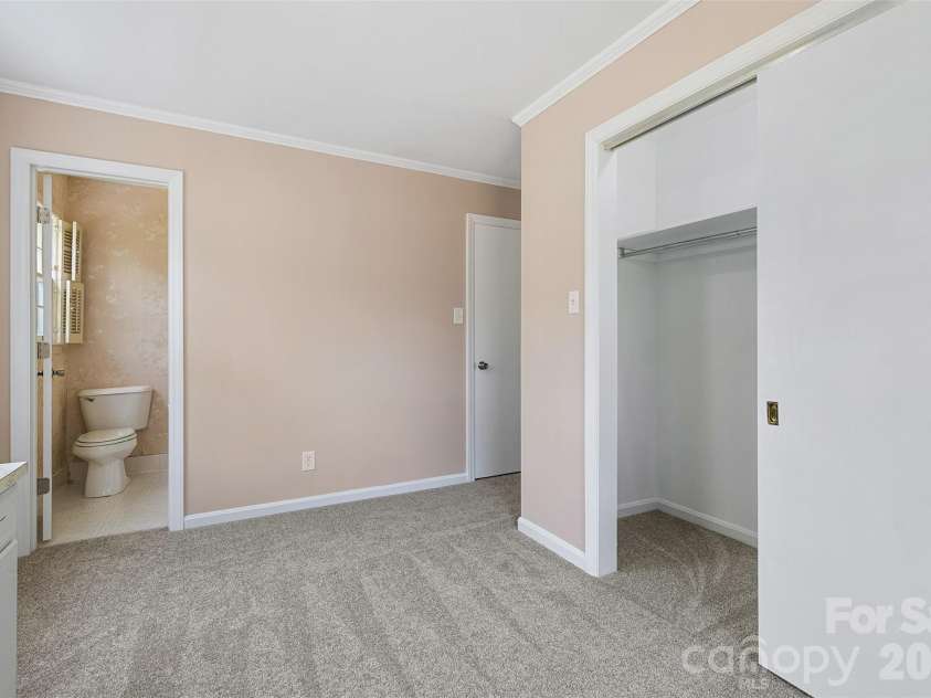 347 Red Fox Trail, Rock Hill, SC 29730.  MLS# CAR4363660, YatesRealty ID 24618. Dressing Area in Primary Suite Upper Level
