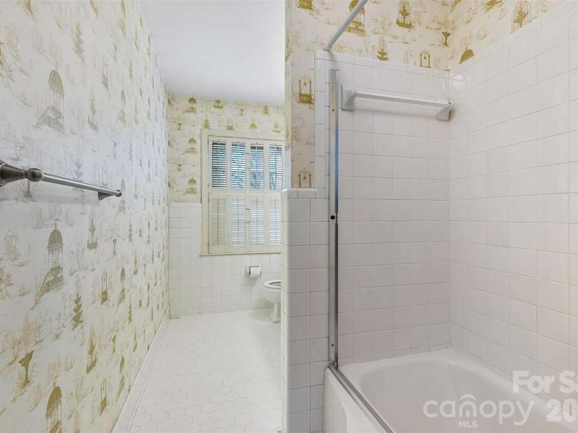 347 Red Fox Trail, Rock Hill, SC 29730.  MLS# CAR4363660, YatesRealty ID 24618. Hall Bathroom Upper level