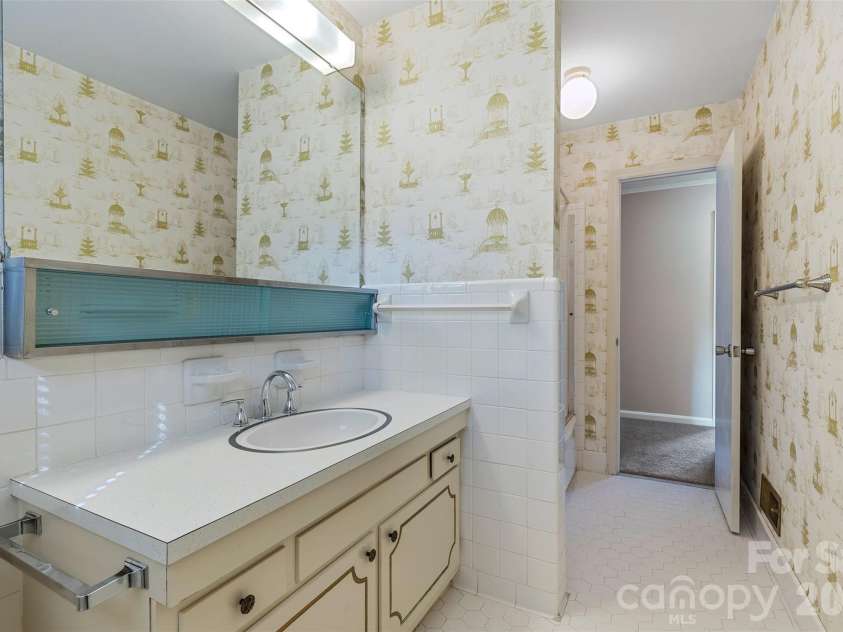 347 Red Fox Trail, Rock Hill, SC 29730.  MLS# CAR4363660, YatesRealty ID 24618. Hall Bathroom Upper level