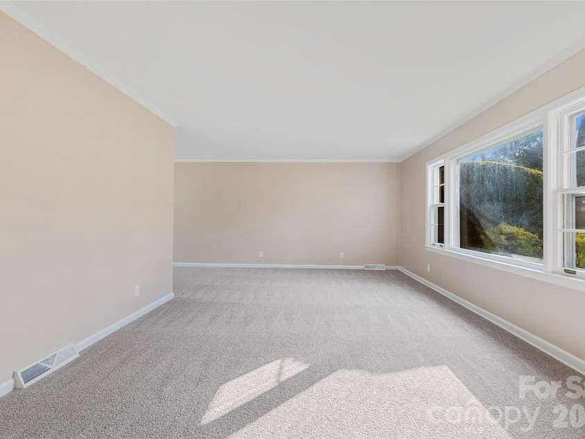 347 Red Fox Trail, Rock Hill, SC 29730.  MLS# CAR4363660, YatesRealty ID 24618. Living room