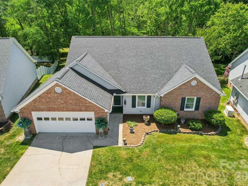 506 Hidden Creek Circle, Salisbury, NC 28147.  MLS# CAR4372810, YatesRealty ID 24619. Low maintenace landscaping 