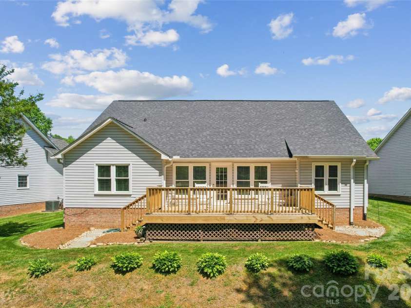 506 Hidden Creek Circle, Salisbury, NC 28147.  MLS# CAR4372810, YatesRealty ID 24619. Low maintenance landscape