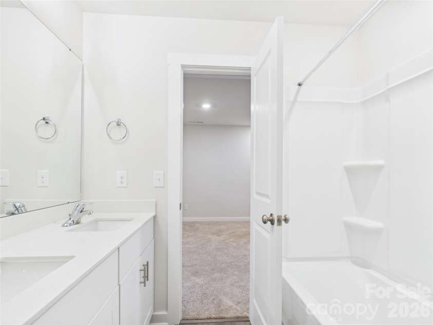 311 King Street, Kings Mountain, NC 28086.  MLS# CAR4349122, YatesRealty ID 2462. Hall Bath