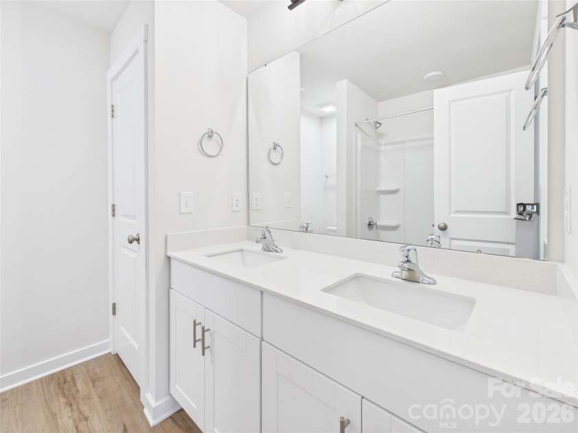 311 King Street, Kings Mountain, NC 28086.  MLS# CAR4349164, YatesRealty ID 2462. Hall Bath