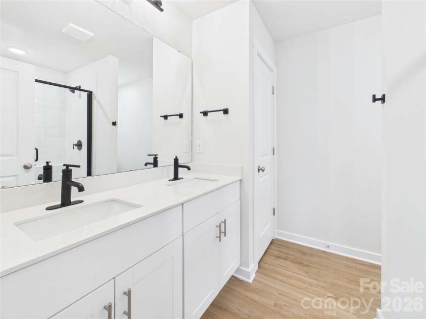 311 King Street, Kings Mountain, NC 28086.  MLS# CAR4349164, YatesRealty ID 2462. Primary Bath