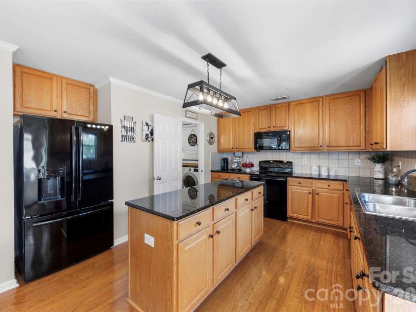 191 Pleasant Grove Lane, Mooresville, NC 28115.  MLS# CAR4384473, YatesRealty ID 24620. 