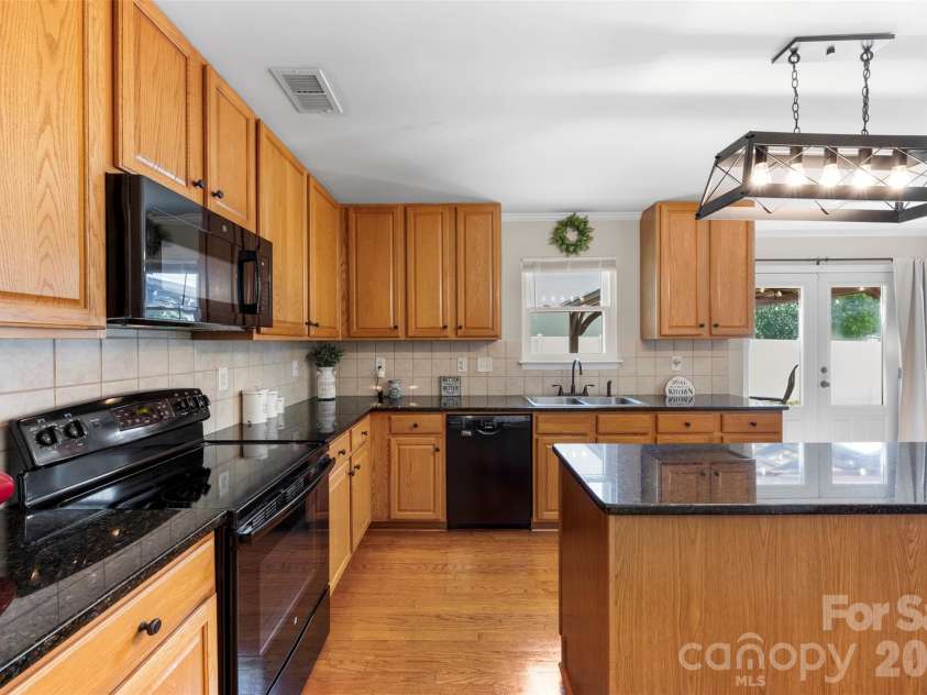 191 Pleasant Grove Lane, Mooresville, NC 28115.  MLS# CAR4384473, YatesRealty ID 24620. 