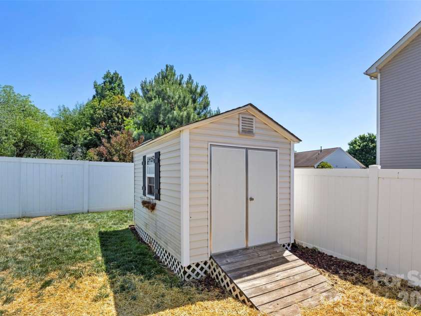 191 Pleasant Grove Lane, Mooresville, NC 28115.  MLS# CAR4384473, YatesRealty ID 24620. 