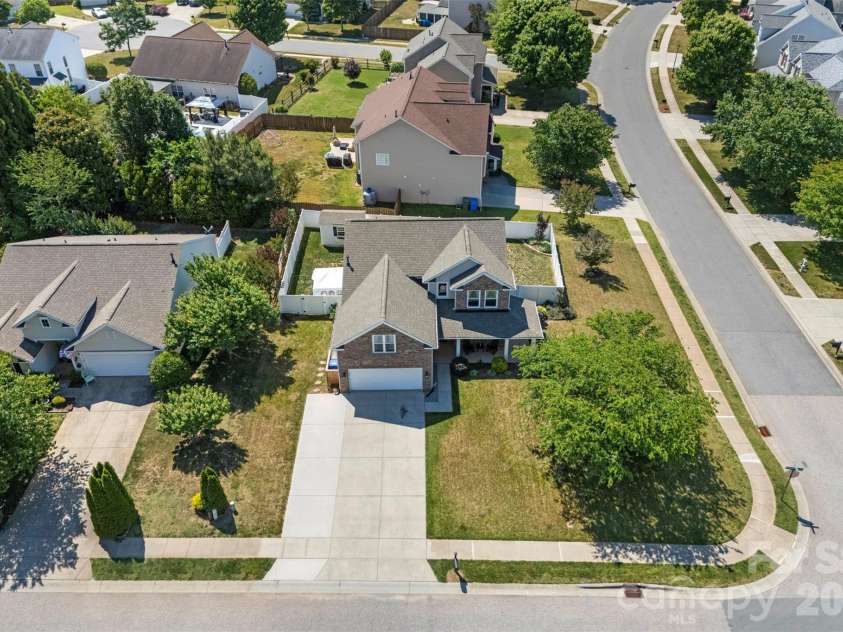 191 Pleasant Grove Lane, Mooresville, NC 28115.  MLS# CAR4384473, YatesRealty ID 24620. 