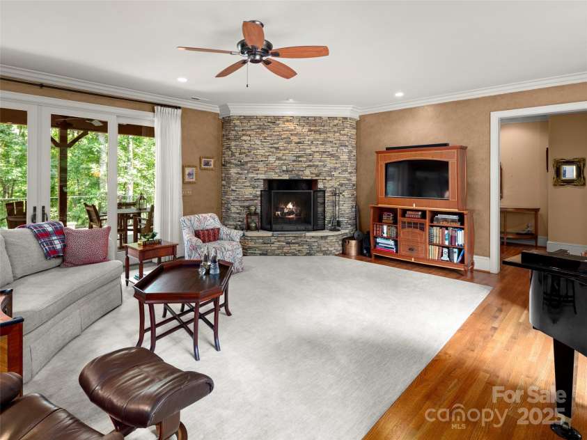 672 Walnut Valley Parkway, Arden, NC 28704.  MLS# CAR4278642, YatesRealty ID 24621. 