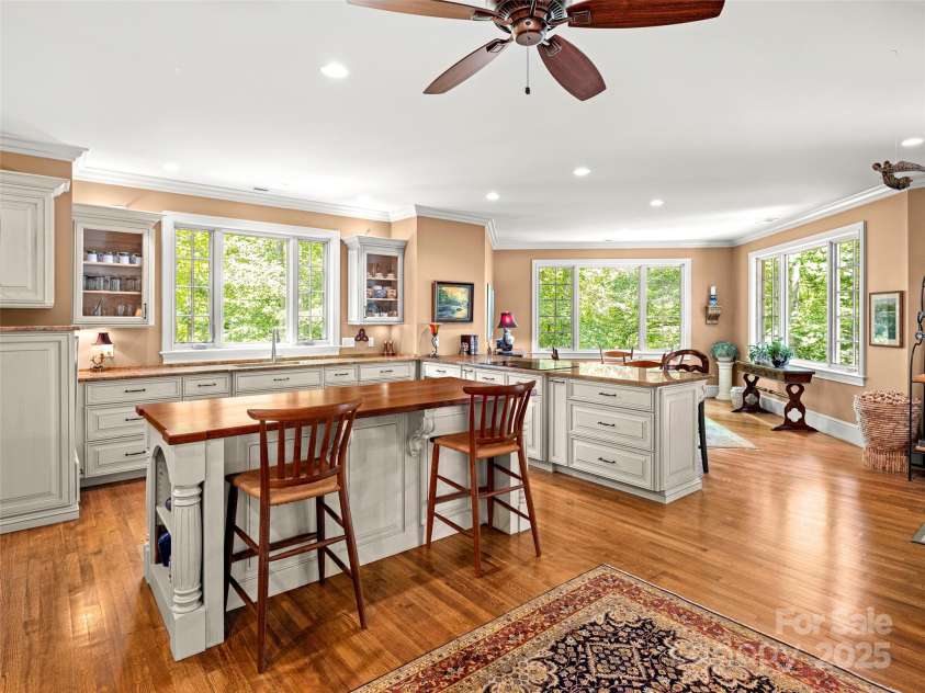672 Walnut Valley Parkway, Arden, NC 28704.  MLS# CAR4278642, YatesRealty ID 24621. 