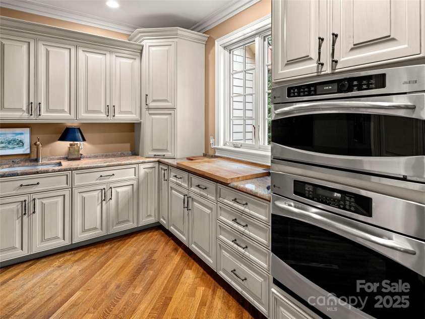 672 Walnut Valley Parkway, Arden, NC 28704.  MLS# CAR4278642, YatesRealty ID 24621. 