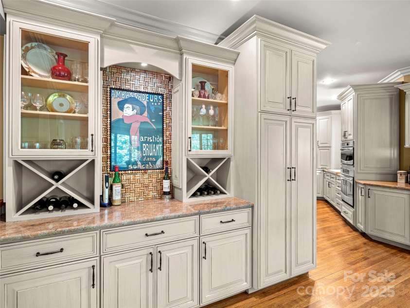 672 Walnut Valley Parkway, Arden, NC 28704.  MLS# CAR4278642, YatesRealty ID 24621. 