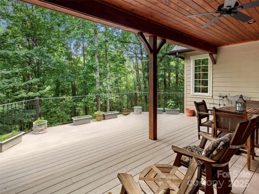 672 Walnut Valley Parkway, Arden, NC 28704.  MLS# CAR4278642, YatesRealty ID 24621. 