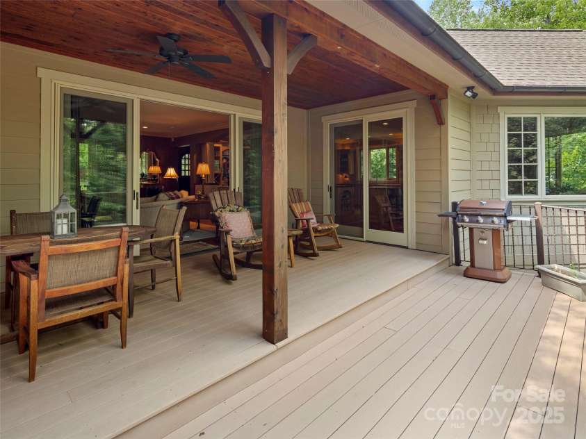 672 Walnut Valley Parkway, Arden, NC 28704.  MLS# CAR4278642, YatesRealty ID 24621. 