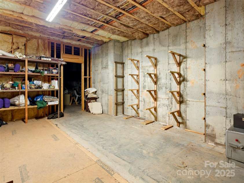 672 Walnut Valley Parkway, Arden, NC 28704.  MLS# CAR4278642, YatesRealty ID 24621. 