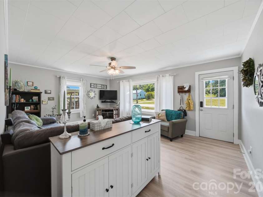 122 SETTLEMYRE Road, Morganton, NC 28655.  MLS# CAR4382008, YatesRealty ID 24622. 
