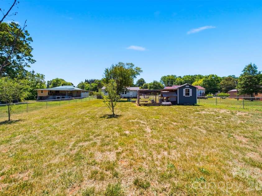 122 SETTLEMYRE Road, Morganton, NC 28655.  MLS# CAR4382008, YatesRealty ID 24622. 