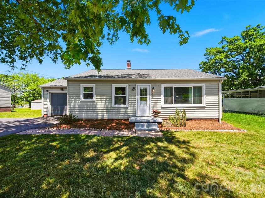 122 SETTLEMYRE Road, Morganton, NC 28655.  MLS# CAR4382008, YatesRealty ID 24622. 
