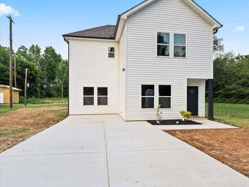 405 Broad Street, Salisbury, NC 28144.  MLS# CAR4276400, YatesRealty ID 24622. 