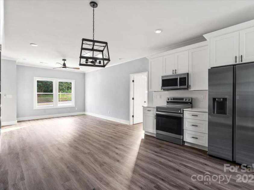 405 Broad Street, Salisbury, NC 28144.  MLS# CAR4276400, YatesRealty ID 24622. 
