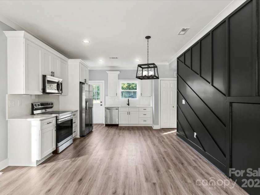 405 Broad Street, Salisbury, NC 28144.  MLS# CAR4276400, YatesRealty ID 24622. 