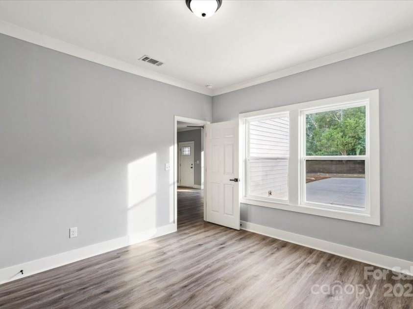 405 Broad Street, Salisbury, NC 28144.  MLS# CAR4276400, YatesRealty ID 24622. 