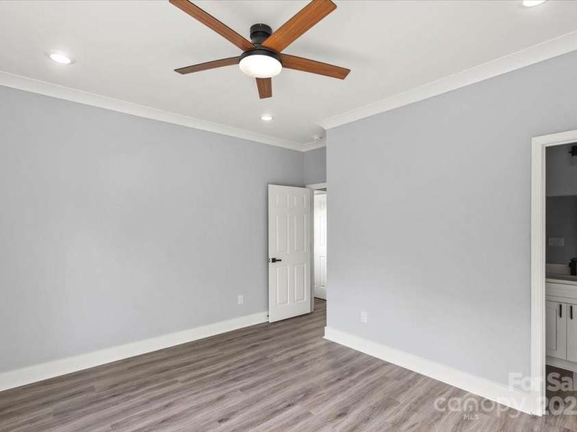 405 Broad Street, Salisbury, NC 28144.  MLS# CAR4276400, YatesRealty ID 24622. 