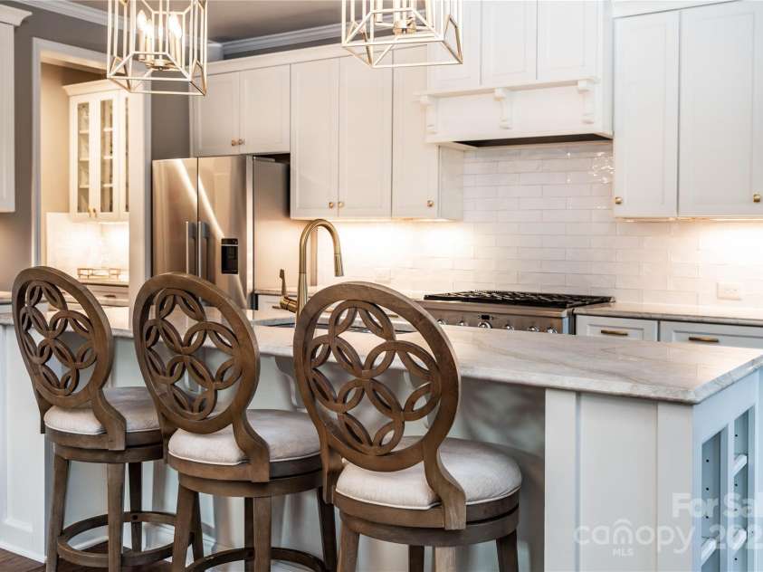 159 Holly Ridge Drive, Mooresville, NC 28115.  MLS# CAR4266521, YatesRealty ID 24623. Exquisite white cabinetry