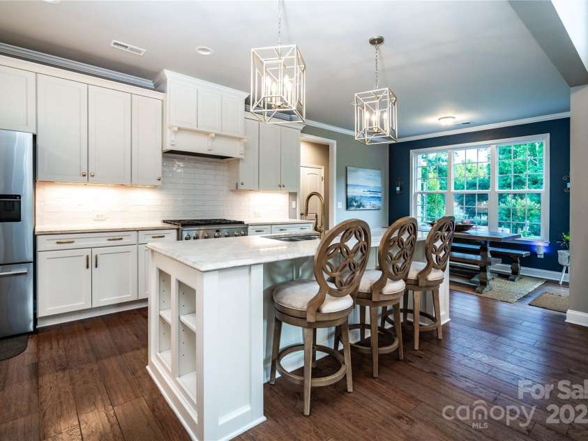 159 Holly Ridge Drive, Mooresville, NC 28115.  MLS# CAR4266521, YatesRealty ID 24623. Large quartzite island