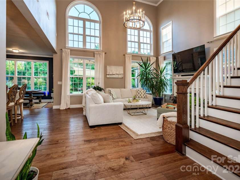 159 Holly Ridge Drive, Mooresville, NC 28115.  MLS# CAR4266521, YatesRealty ID 24623. Magnificent 2-story great room