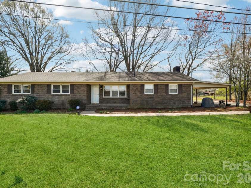 839 Oak Grove Road, Kings Mountain, NC 28086.  MLS# CAR4383075, YatesRealty ID 24623. 