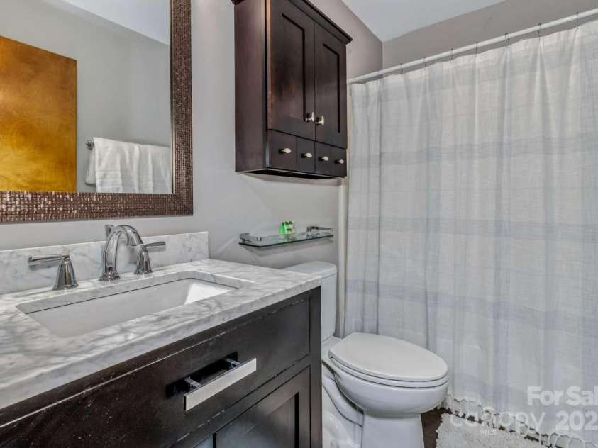 28 Independence Boulevard, Asheville, NC 28805.  MLS# CAR4269781, YatesRealty ID 24624. 