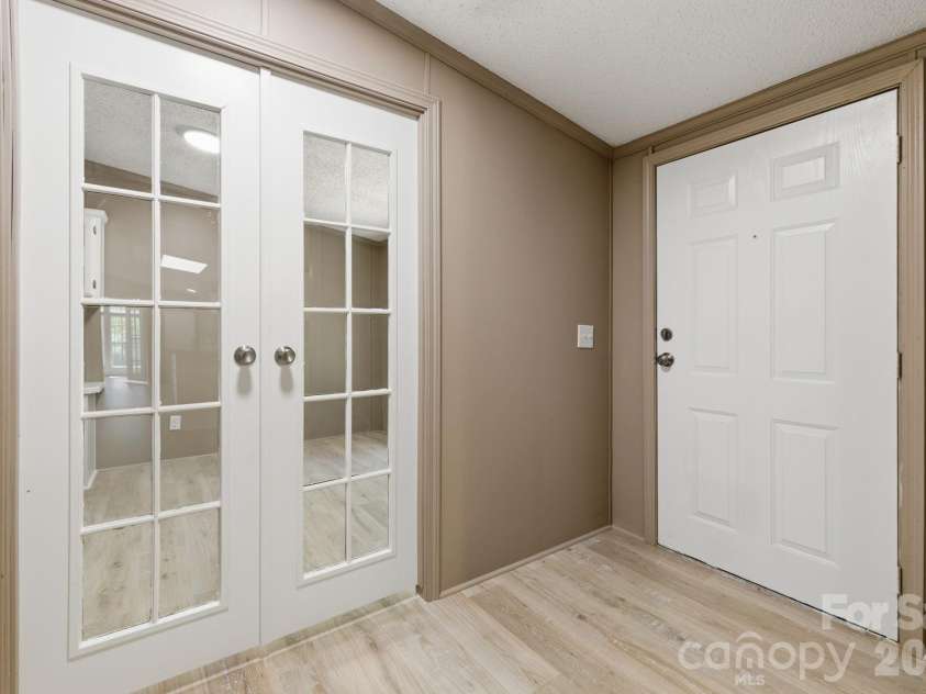 154 Ridgedale Road, Candler, NC 28715.  MLS# CAR4384340, YatesRealty ID 24626. 