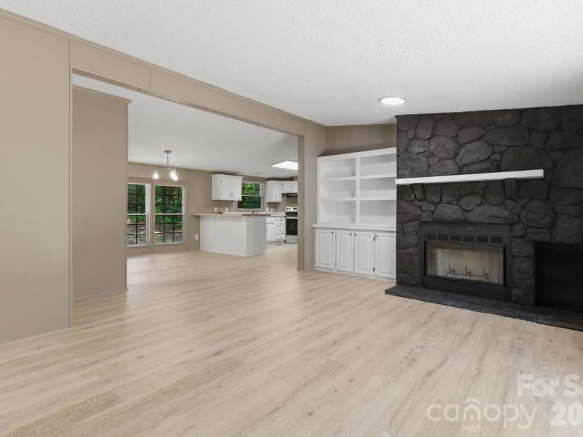 154 Ridgedale Road, Candler, NC 28715.  MLS# CAR4384340, YatesRealty ID 24626. 
