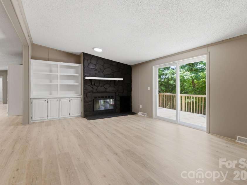 154 Ridgedale Road, Candler, NC 28715.  MLS# CAR4384340, YatesRealty ID 24626. 