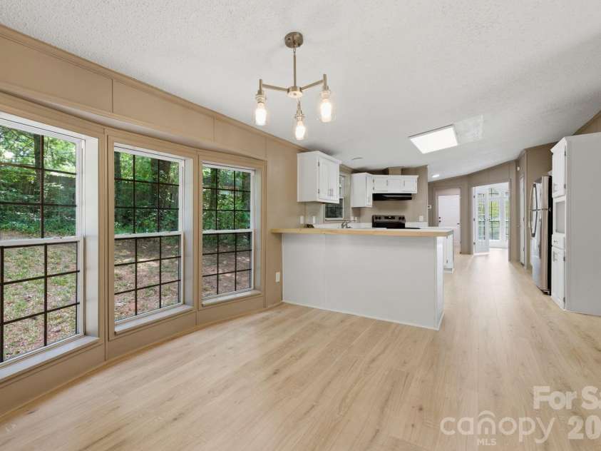 154 Ridgedale Road, Candler, NC 28715.  MLS# CAR4384340, YatesRealty ID 24626. 