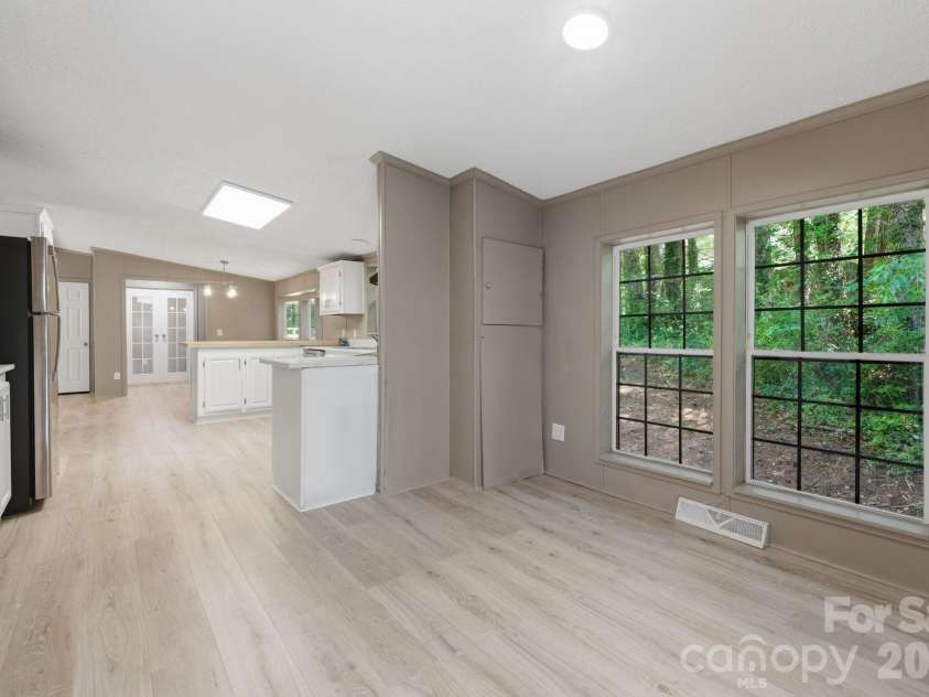 154 Ridgedale Road, Candler, NC 28715.  MLS# CAR4384340, YatesRealty ID 24626. 