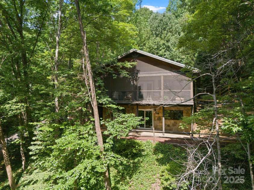 56 Cardinal Circle, Tryon, NC 28782.  MLS# CAR4273292, YatesRealty ID 24627. 