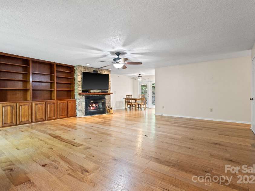 56 Cardinal Circle, Tryon, NC 28782.  MLS# CAR4273292, YatesRealty ID 24627. 