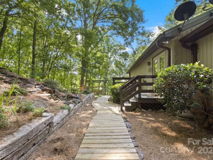 56 Cardinal Circle, Tryon, NC 28782.  MLS# CAR4273292, YatesRealty ID 24627. 