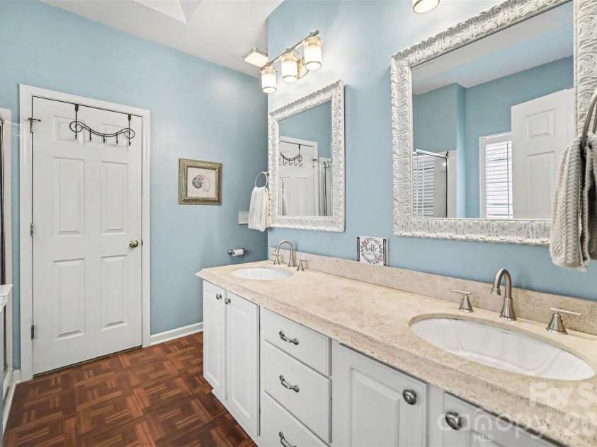 11539 Baystone Place, Concord, NC 28025.  MLS# CAR4382535, YatesRealty ID 24628. Primary en suite bathroom