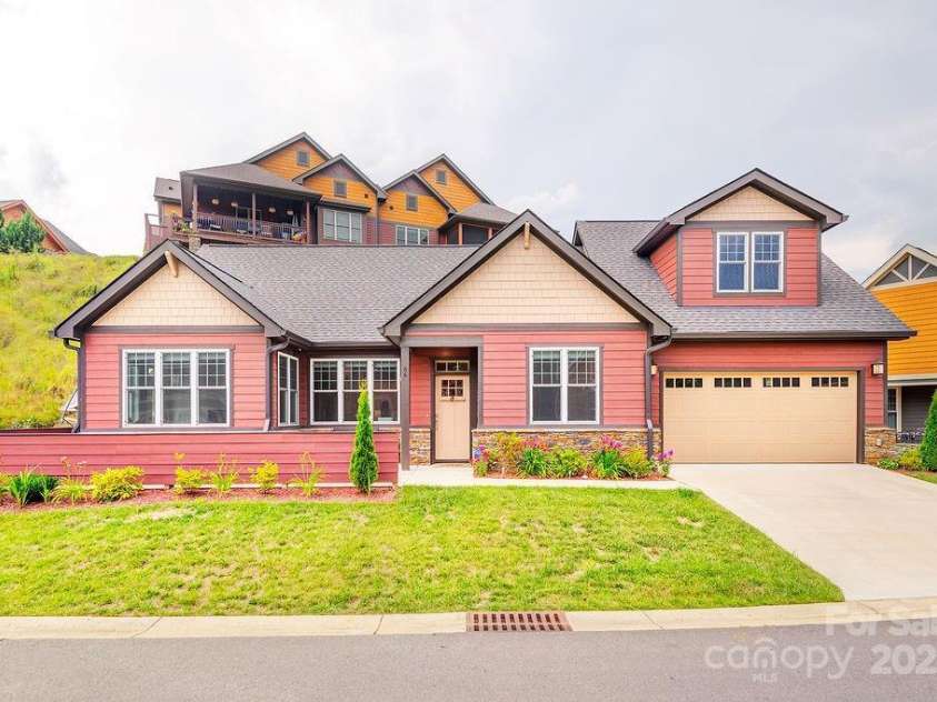 64 Creekside View Drive, Asheville, NC 28804.  MLS# CAR4273866, YatesRealty ID 24628. 